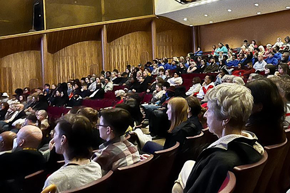 A large crowd attending the 2023 Keynote